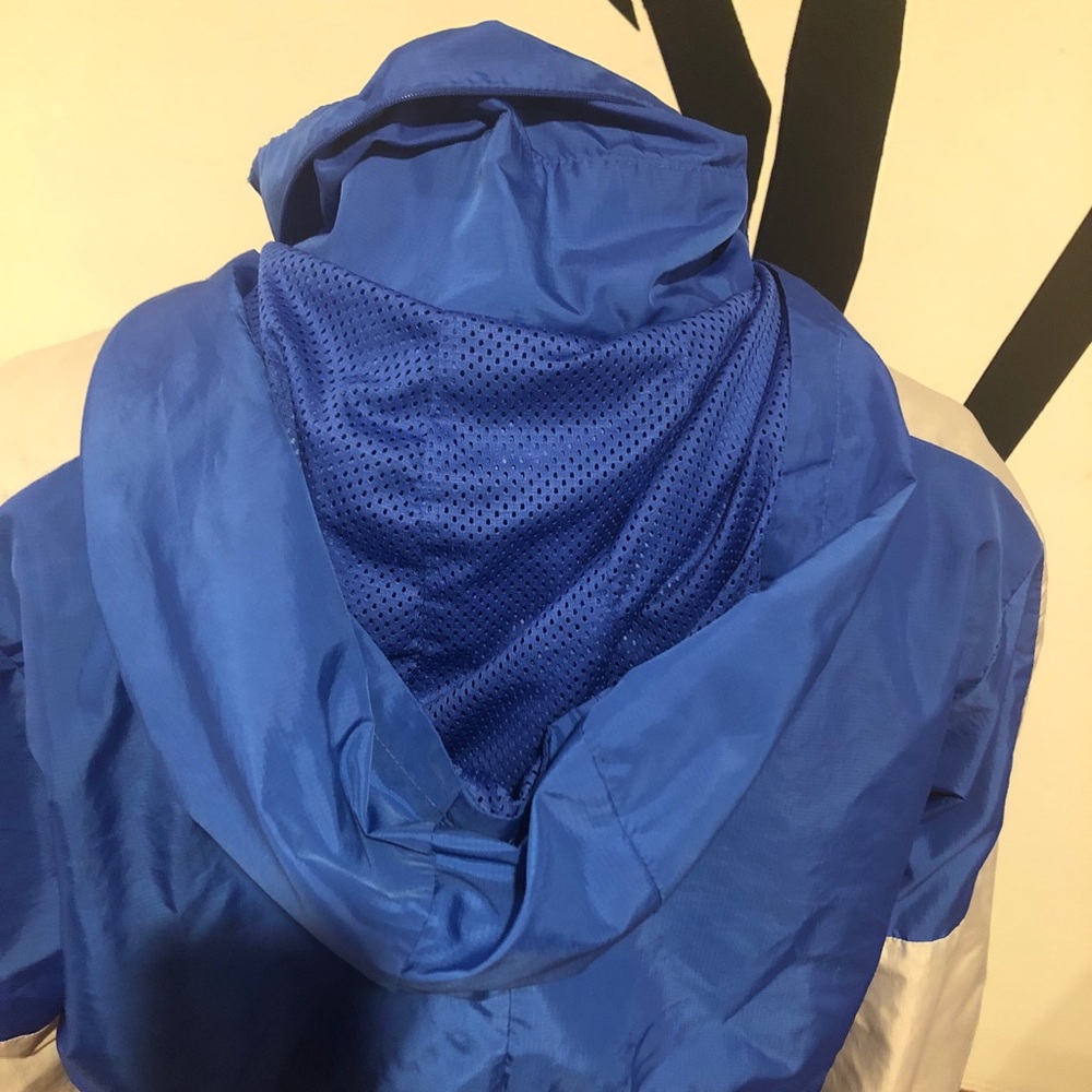 Like New Women's Adidas ID Shell Jacket Blue Cropped Hidden Hood Size XL. - Picture 3 of 8